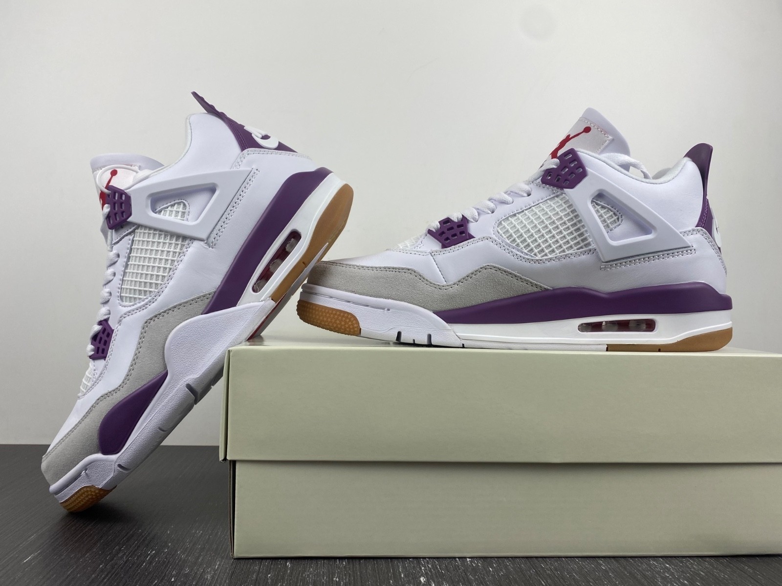Nike_SB_x_Air_Jordan_4 DR5415-150