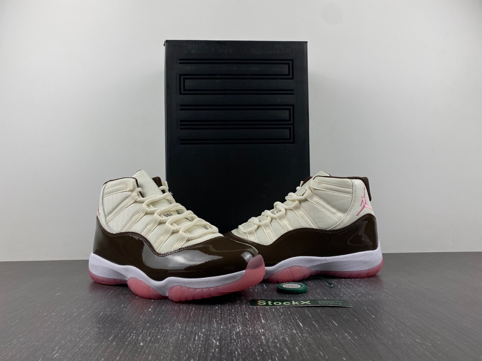 Air Jordan 11 Retro CT8012-126