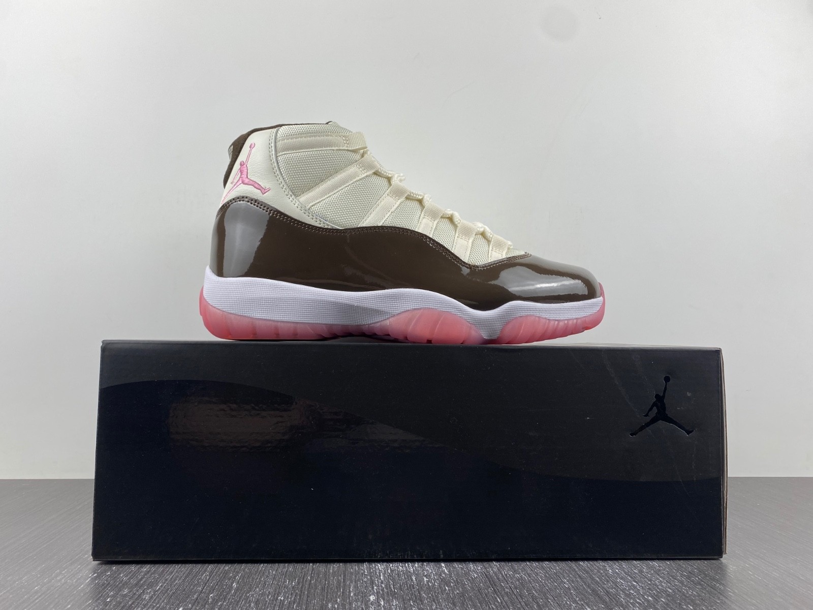 Air Jordan 11 Retro CT8012-126