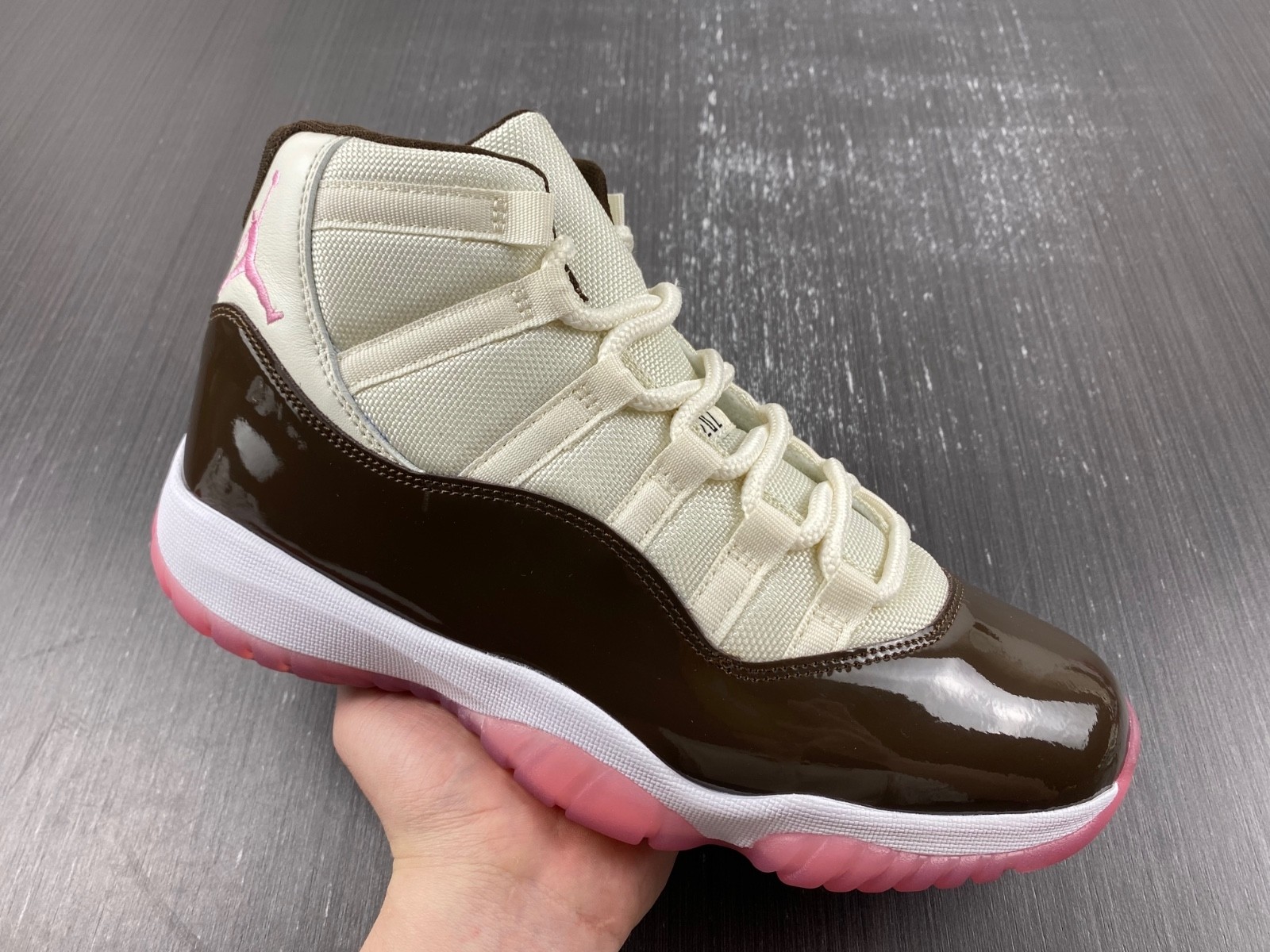 Air Jordan 11 Retro CT8012-126
