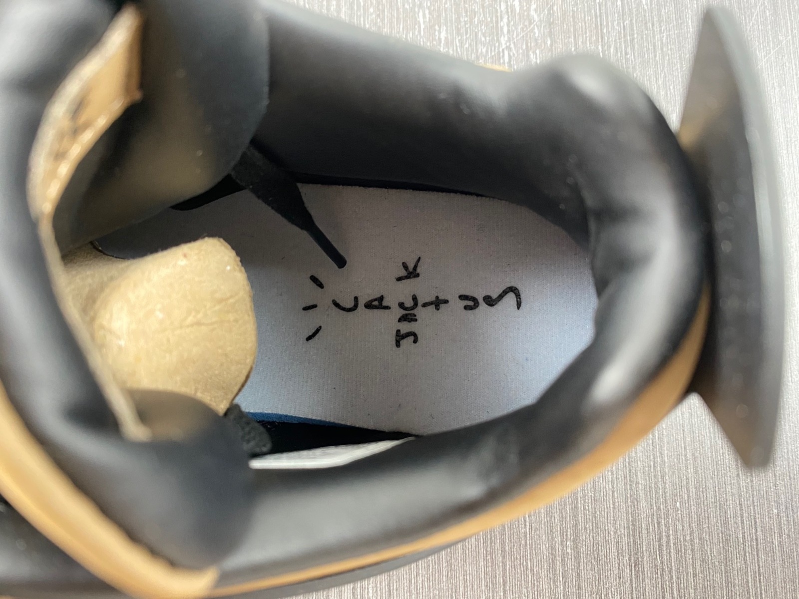 Travis Scott x Air Jordan 4 Olive AJ4-882335