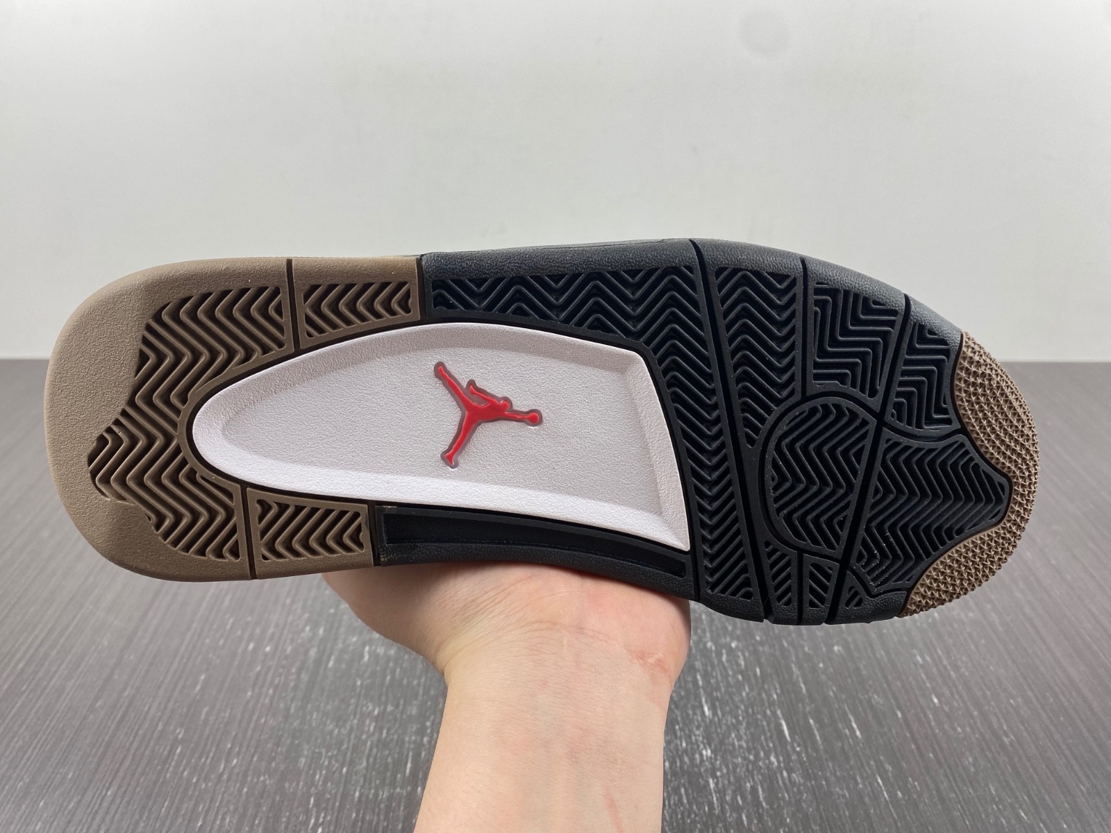 Travis Scott x Air Jordan 4 Olive AJ4-882335