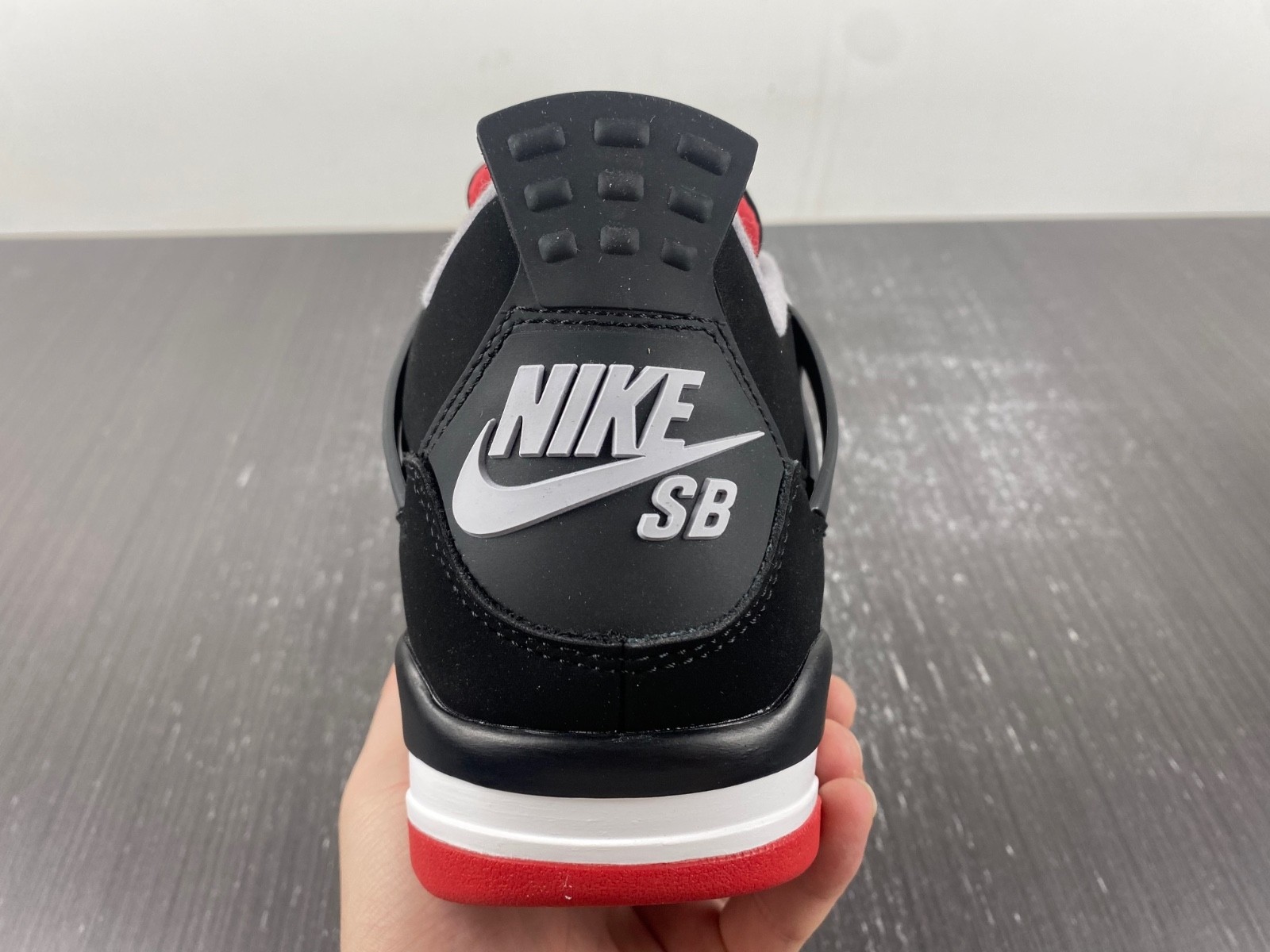 Nike SB x Air Jordan 4 Bred DR5415-060