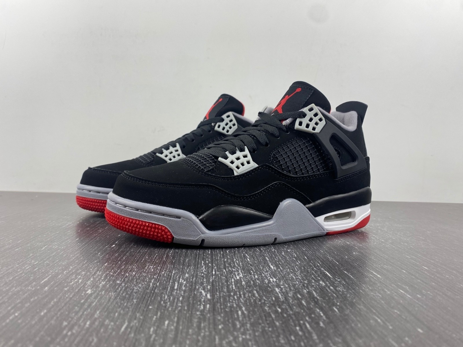 Nike SB x Air Jordan 4 Bred DR5415-060