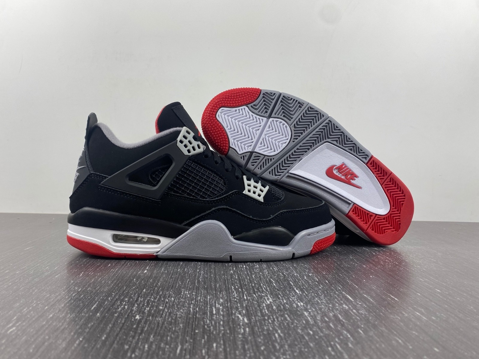 Nike SB x Air Jordan 4 Bred DR5415-060