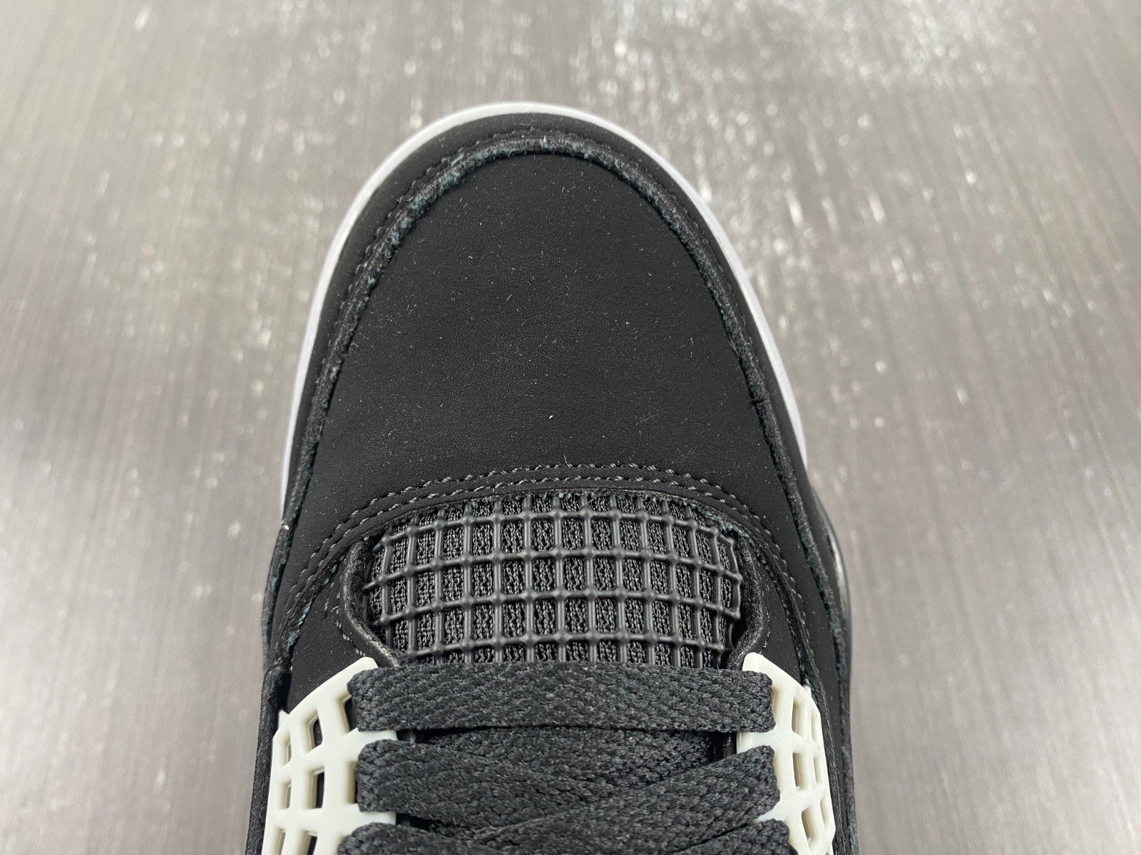 Nike SB x Air Jordan 4 Bred DR5415-060