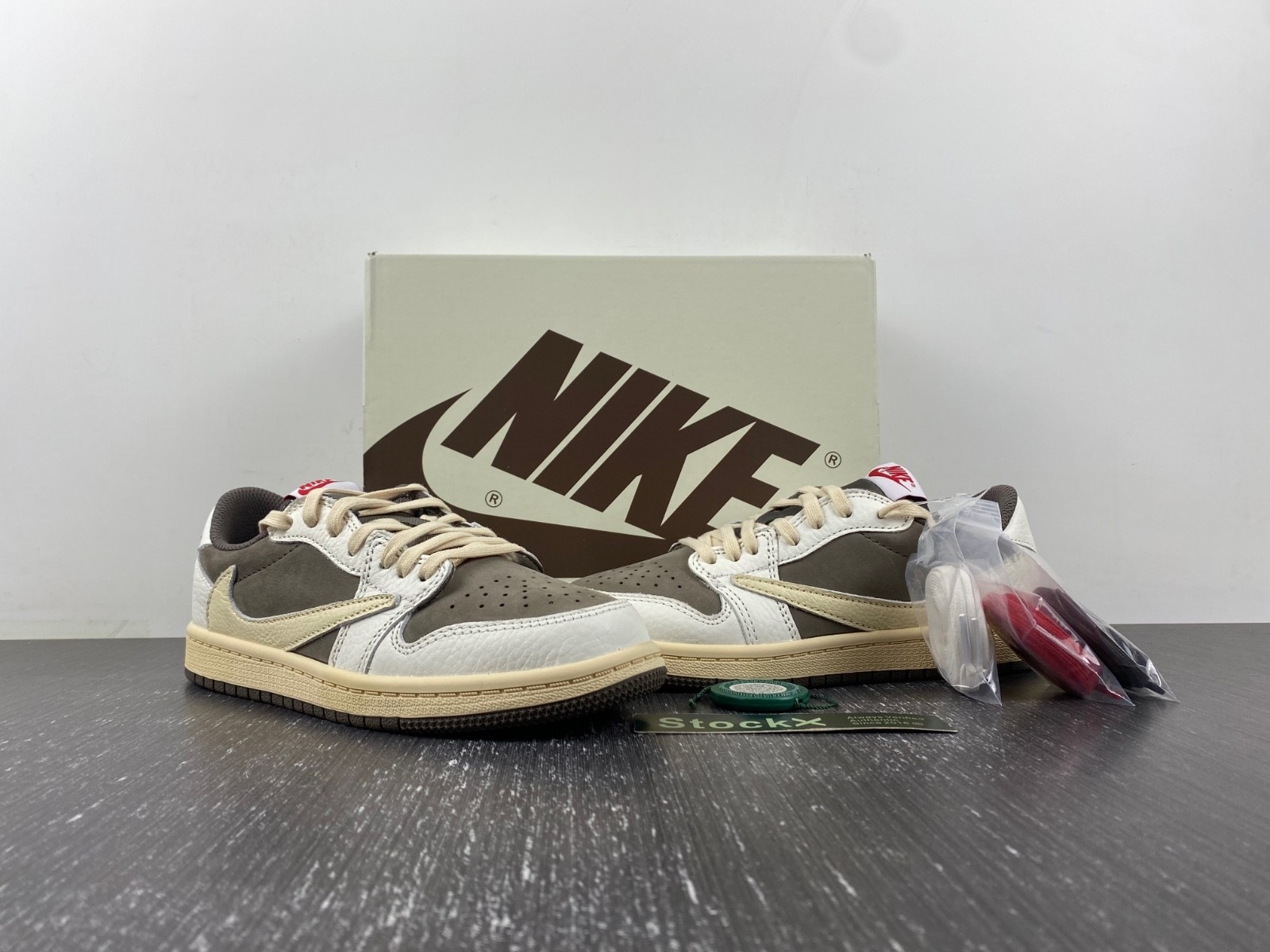 Kids Travis Scott x Air Jordan 1 OG Low DO5442-162
