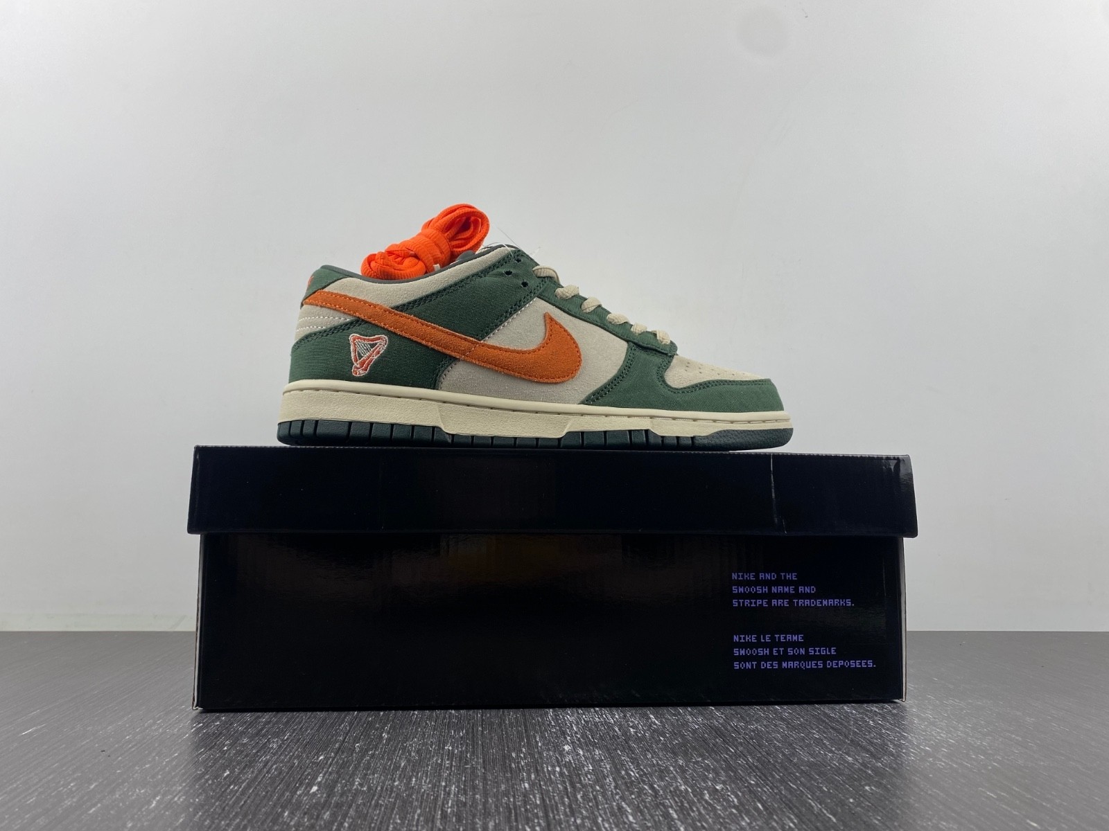 Nike SB Dunk Low Eire - 304292-185