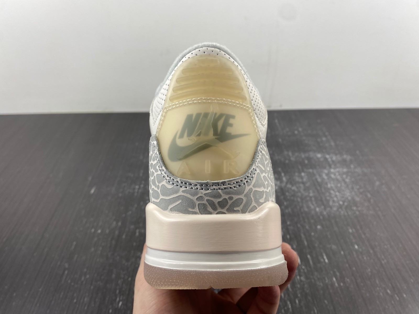 Air Jordan 3 Craft Ivory FJ9479-100