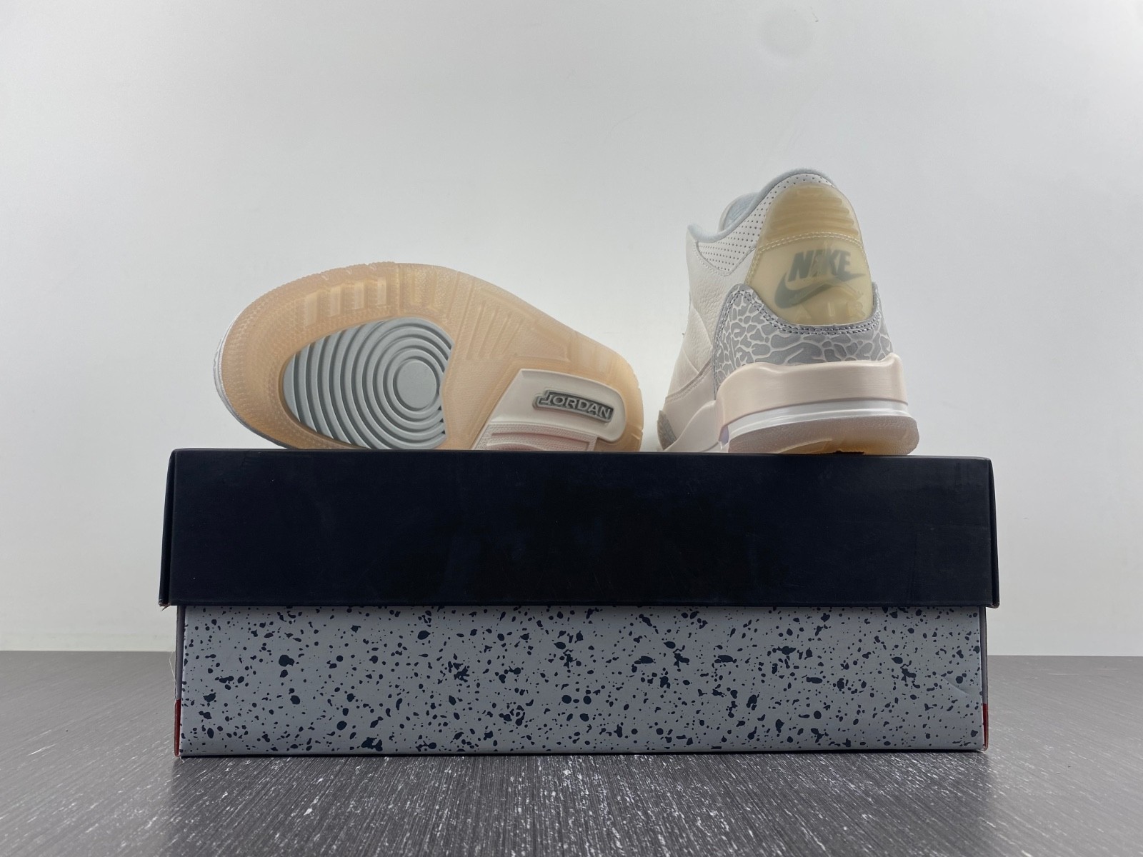 Air Jordan 3 Craft Ivory FJ9479-100