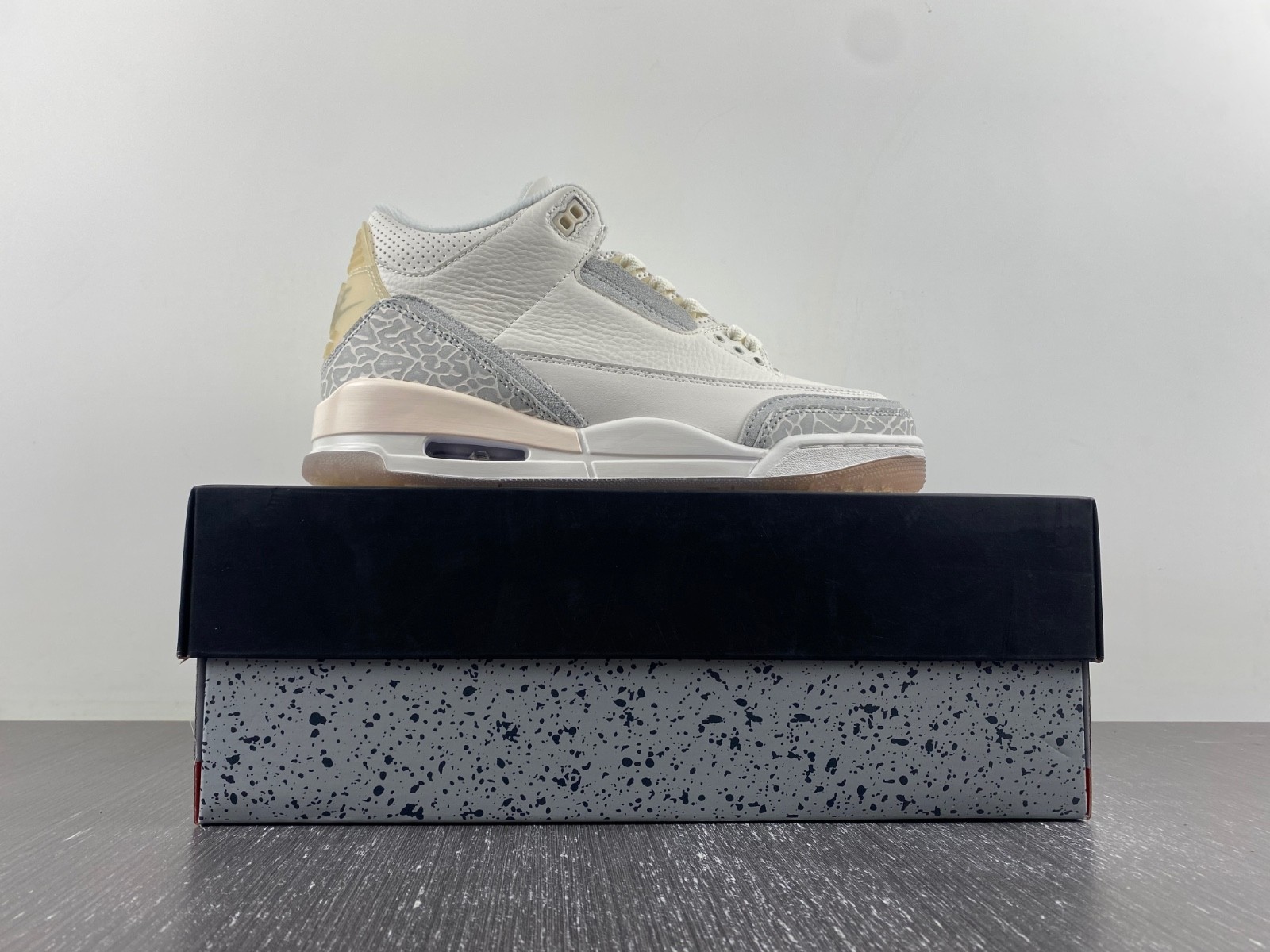 Air Jordan 3 Craft Ivory FJ9479-100