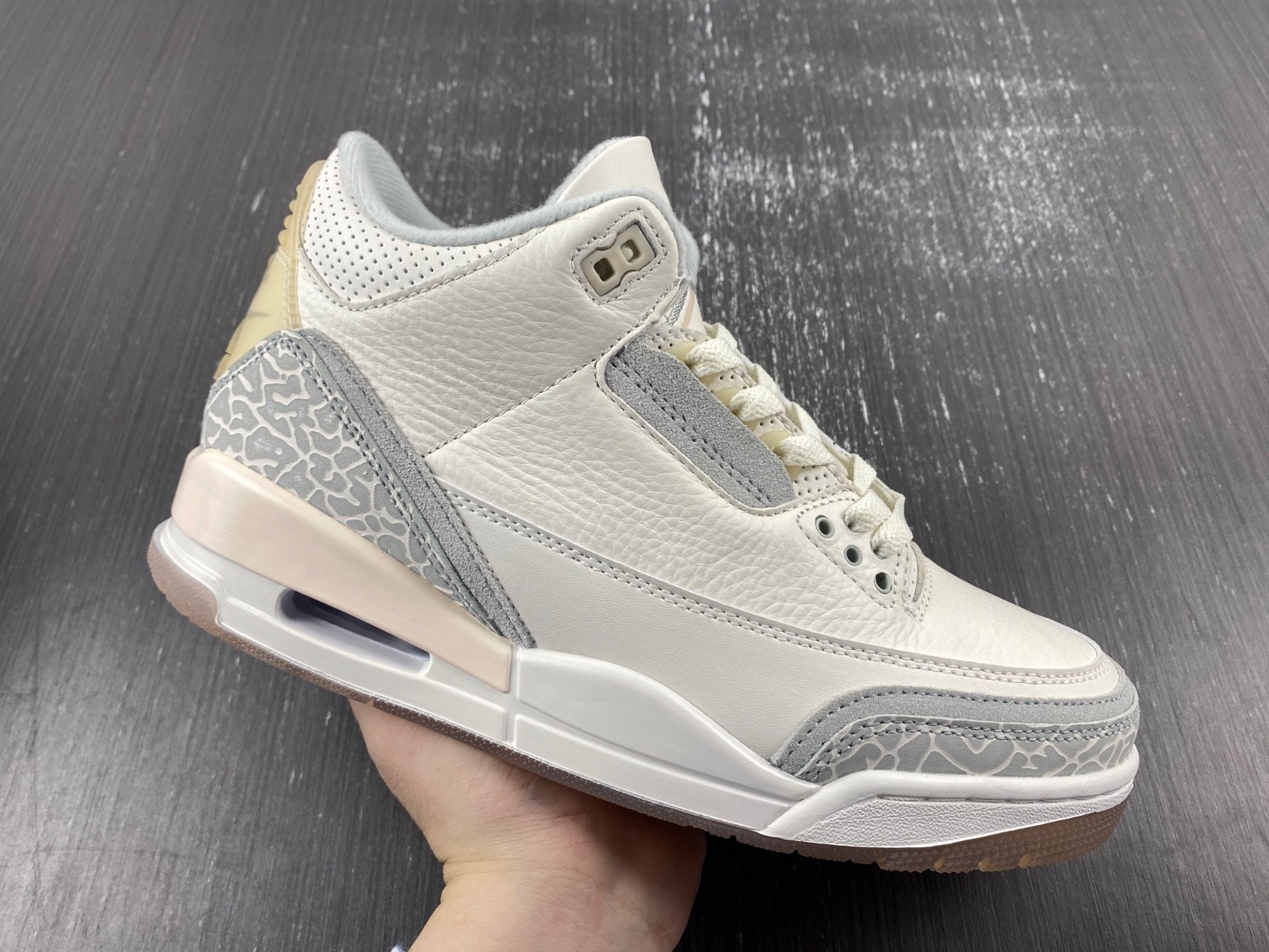 Air Jordan 3 Craft Ivory FJ9479-100