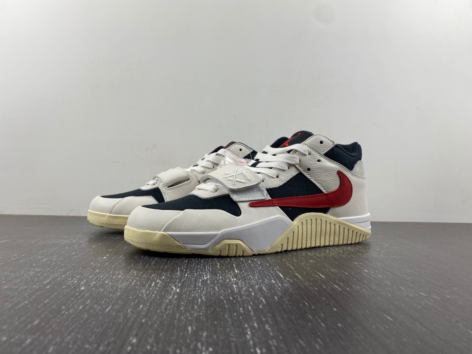 Travis Scott x Jordan Jumpman Jack TR University Red FZ8117-101