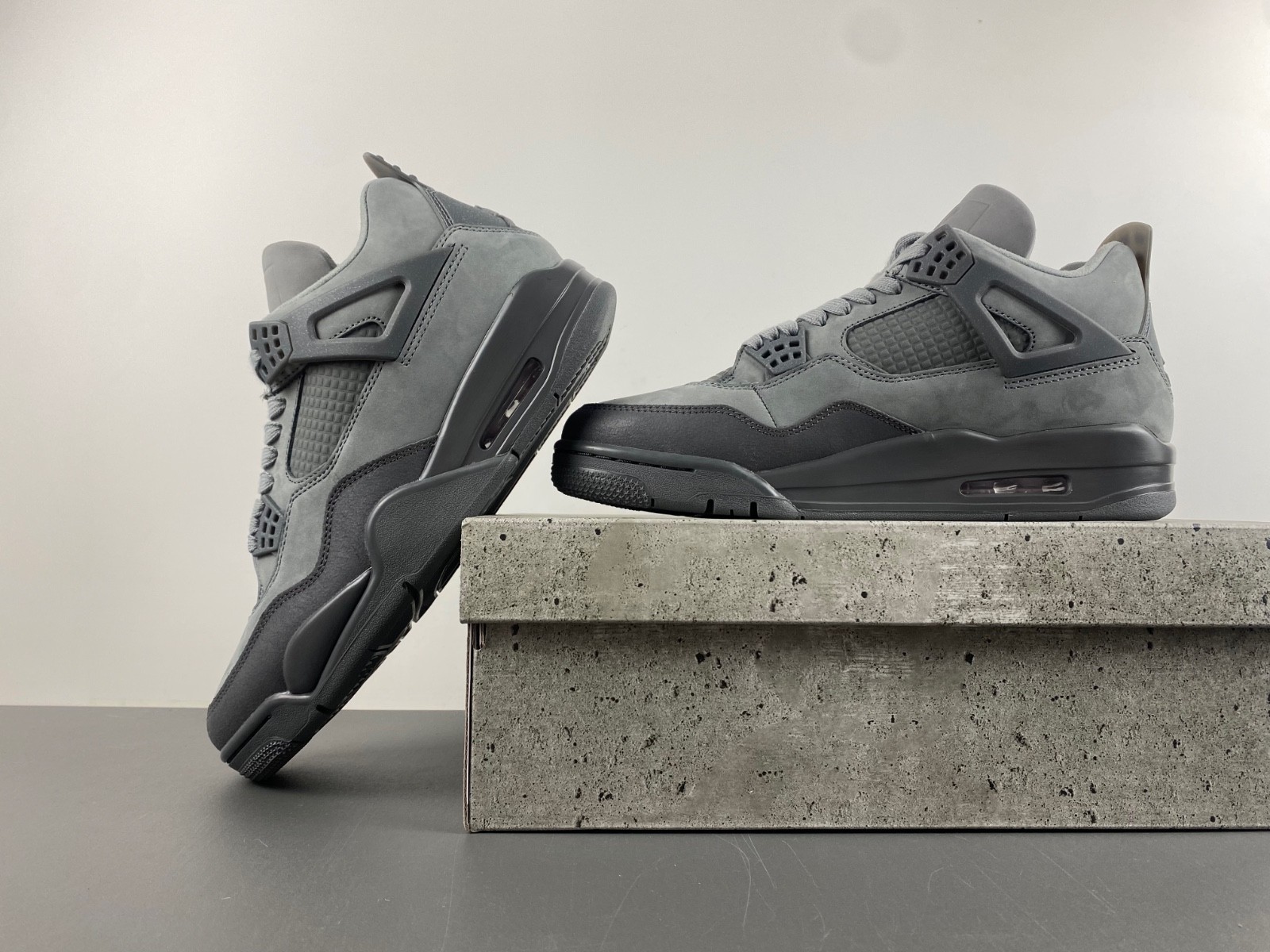 Air Air Jordan 4 “Smoke Grey” FQ7928-001
