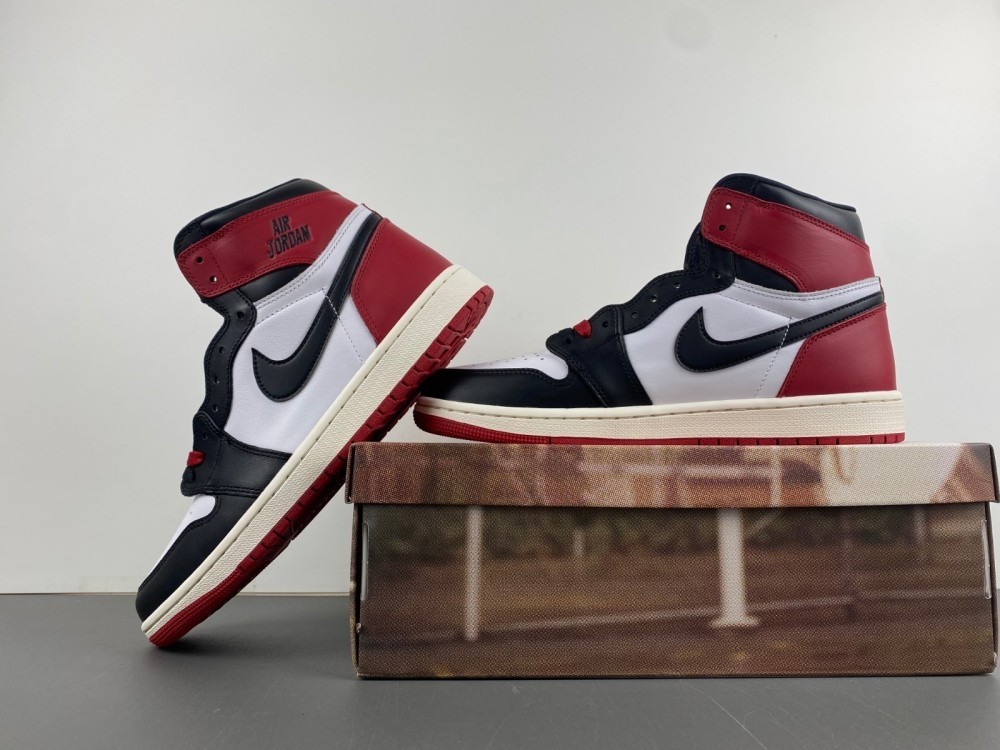 Air Jordan 1 High OG "Black Toe" Reimagined DZ5485-106 ( New )