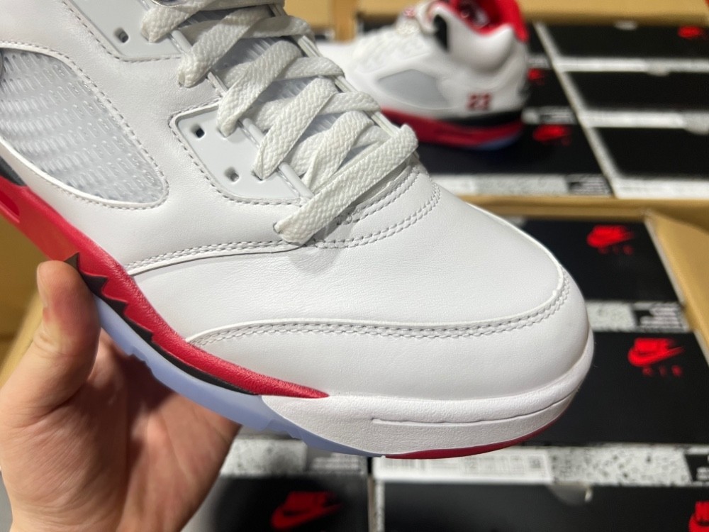Air Jordan 5 Retro Fire Red Black Tongue (2025) - HQ7978-101