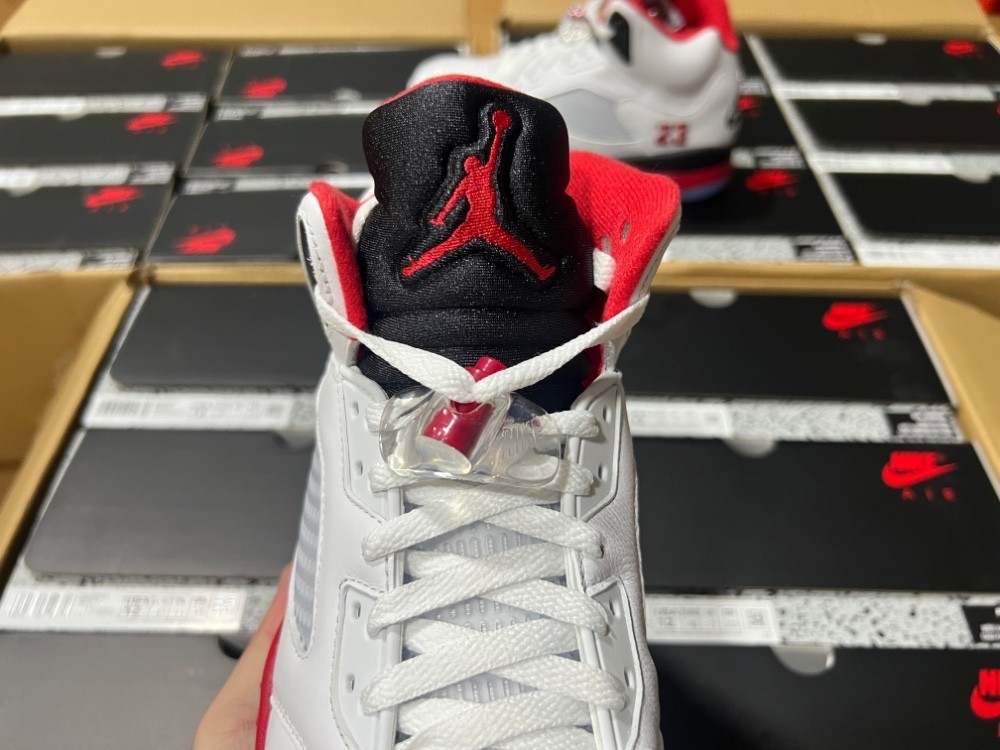 Air Jordan 5 Retro Fire Red Black Tongue (2025) - HQ7978-101