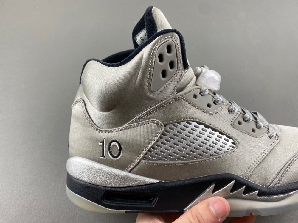 Air Jordan 5 Retro Wings (2025) (Women