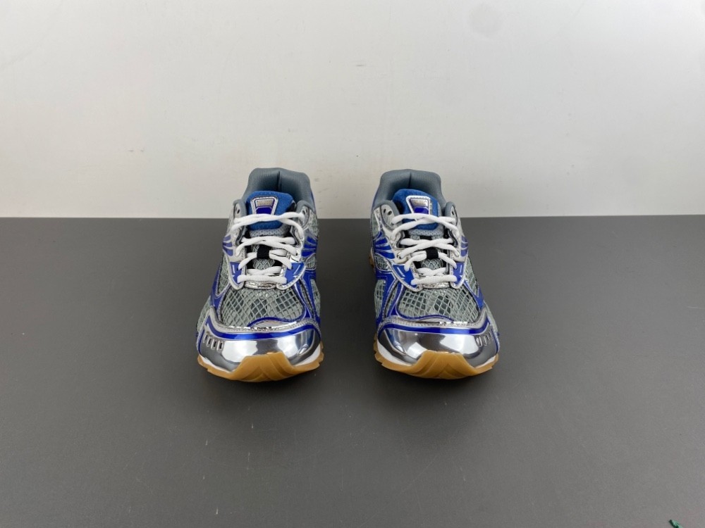 Bo*te*ga Ve*ne*ta Orbit Surf Vapor Blue Surf (Women