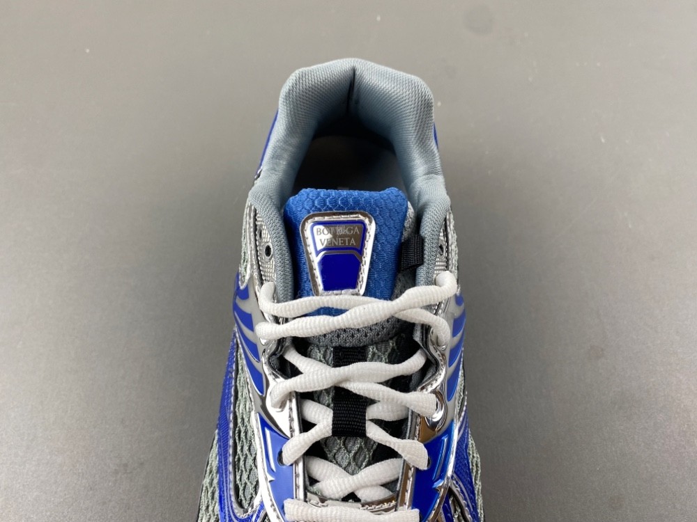 Bo*te*ga Ve*ne*ta Orbit Surf Vapor Blue Surf (Women