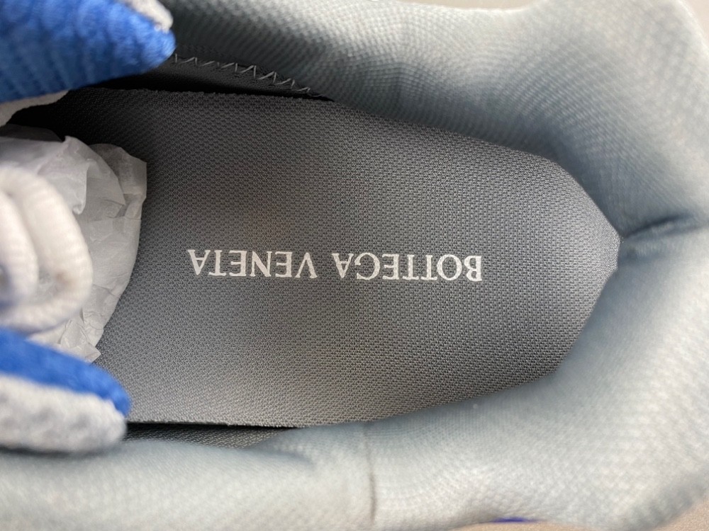 Bo*te*ga Ve*ne*ta Orbit Surf Vapor Blue Surf (Women