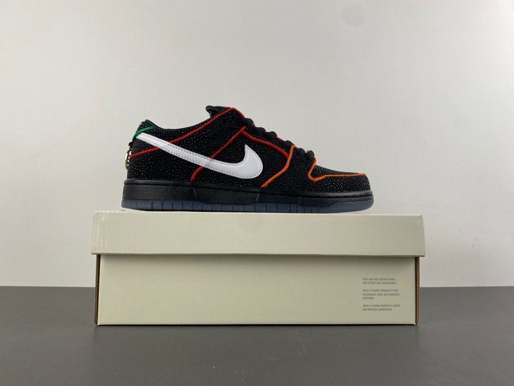 Nike SB Dunk Low Bronx Girls Skate Men