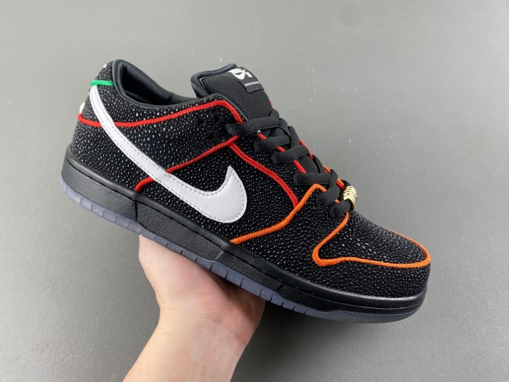 Nike SB Dunk Low Bronx Girls Skate Men