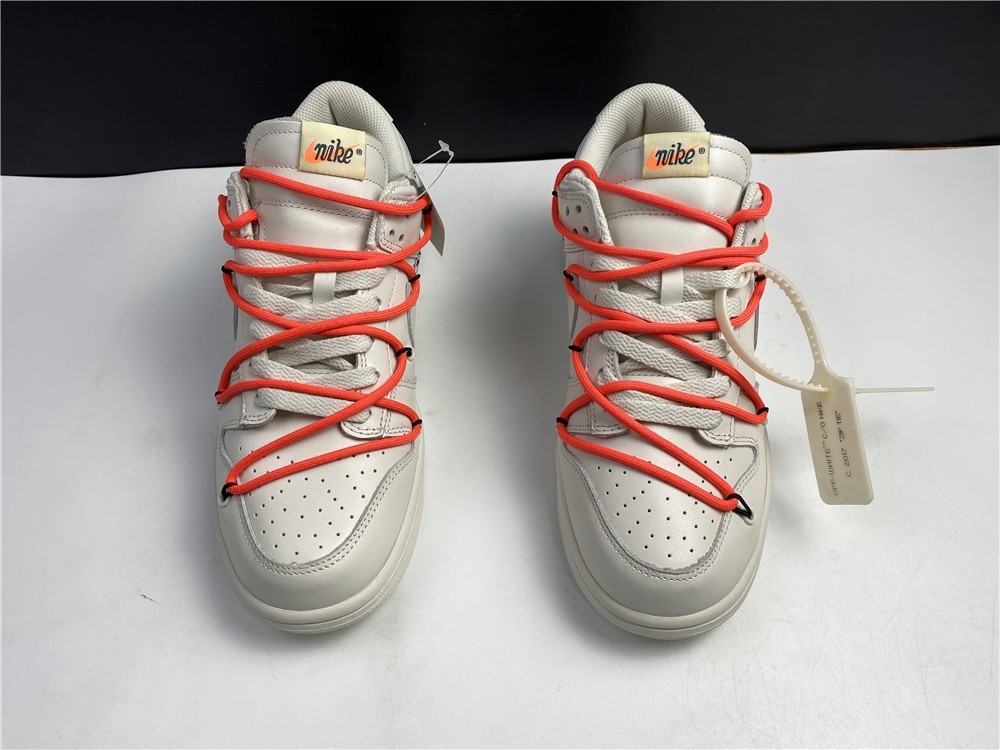 Off-White x Nike Dunk Low  CT0856-900