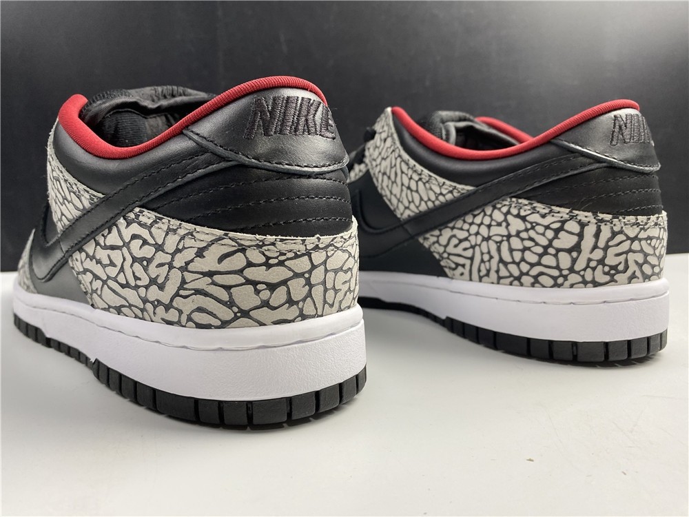 S*p*e × Nike SB Dunk Low “Black Cement"  304292-131
