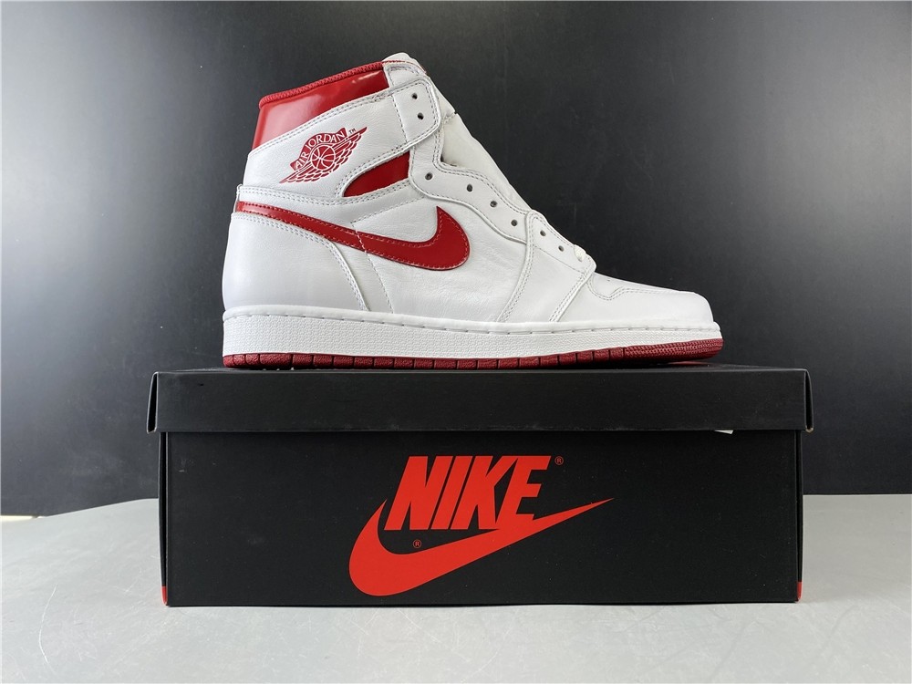 AIR JORDAN 1 RETRO HIGH OG “METALLIC RED”  555088-103