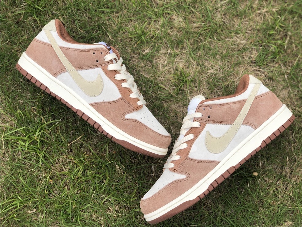 Nike Dunk Low PRM "Medium Curry" DD1390-100