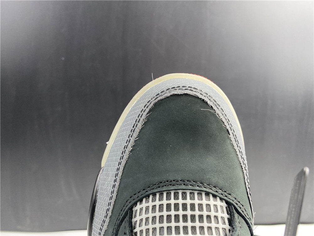 OFF-WHITE x Air Jordan 4 “Bred” CV9388-001