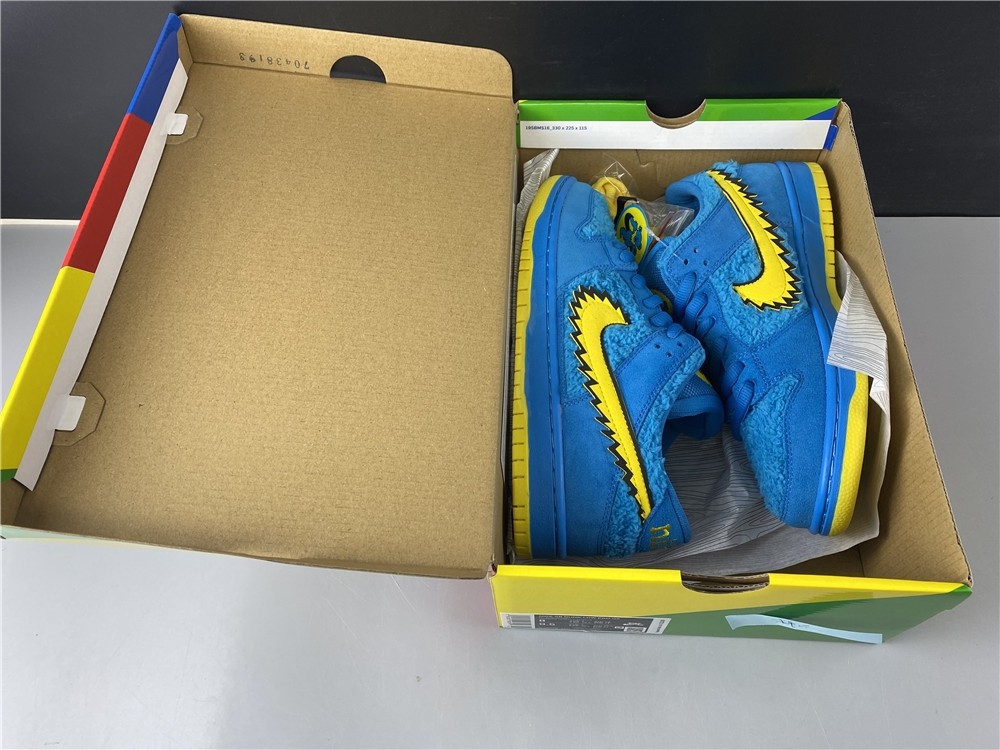 Grateful Dead x Nike SB Dunk Low  CJ5378-400