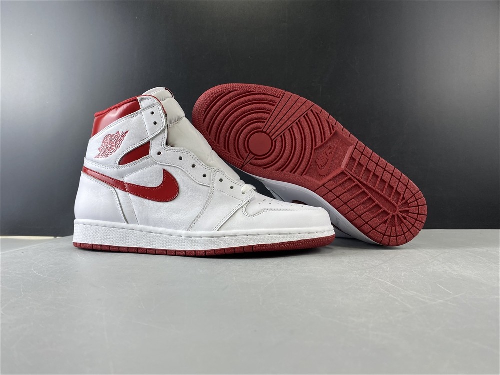 AIR JORDAN 1 RETRO HIGH OG “METALLIC RED”  555088-103