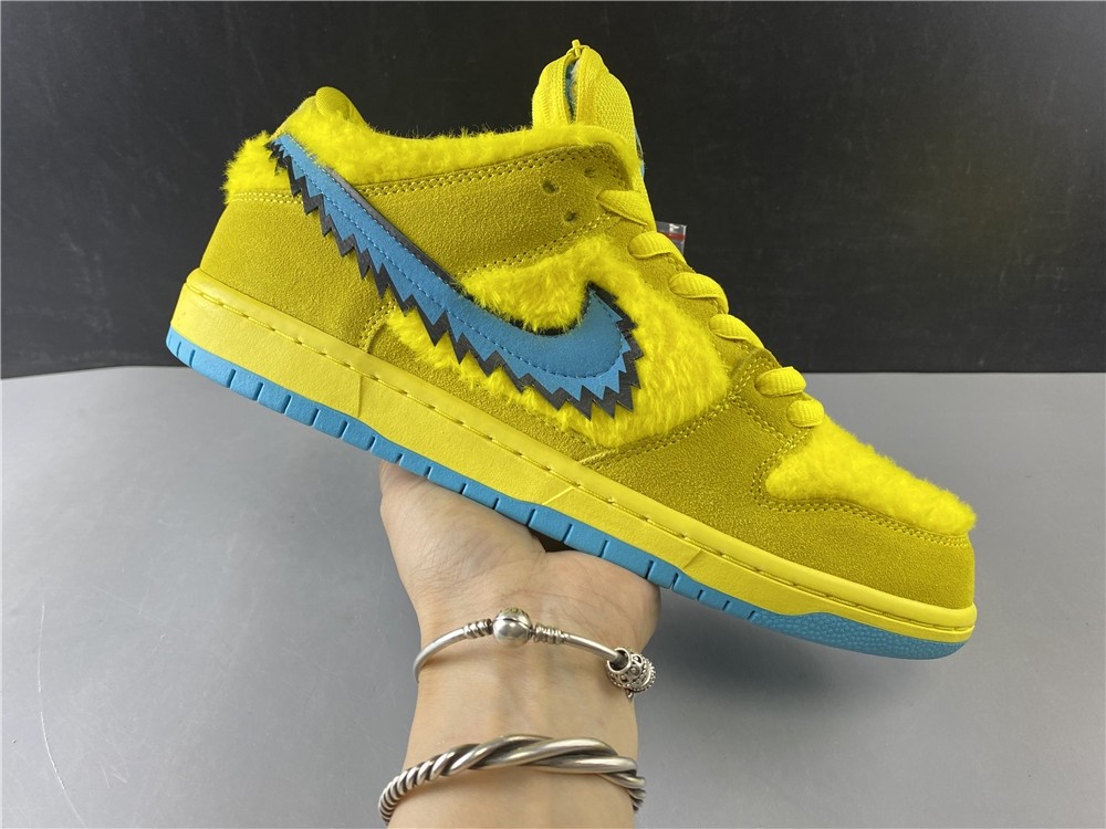 Grateful Dead x Nike SB Dunk Low“ Yellow Bear”  CJ5378-700