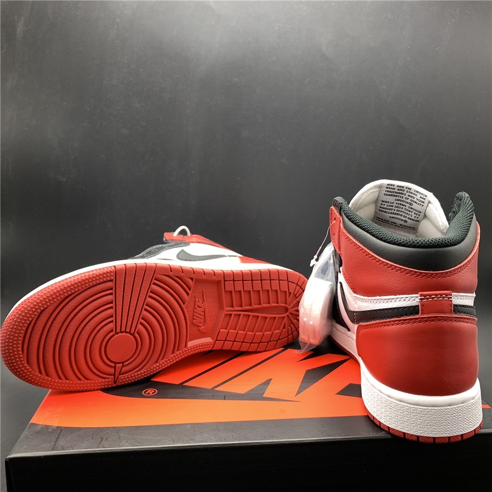 AIR JORDAN 1 High OG “Black Toe” white/ black-varsity red  555088-125
