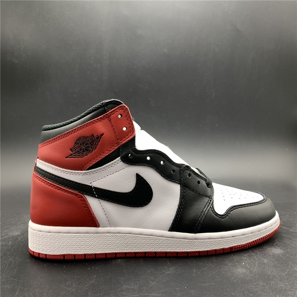 AIR JORDAN 1 High OG “Black Toe” white/ black-varsity red  555088-125