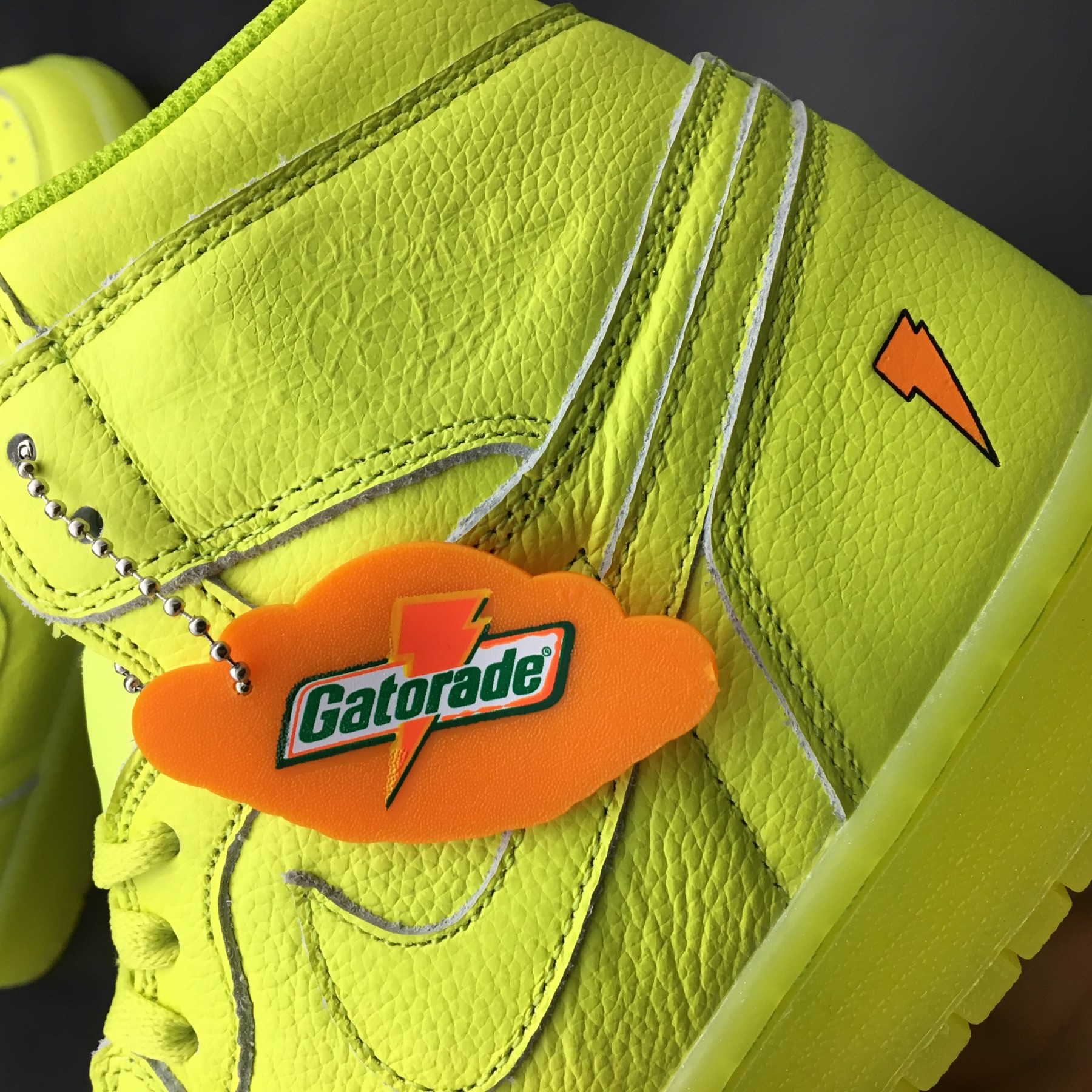 AIR JORDAN 1 RETRO HI “Gatorade”  Cyber mens AJ5997-345
