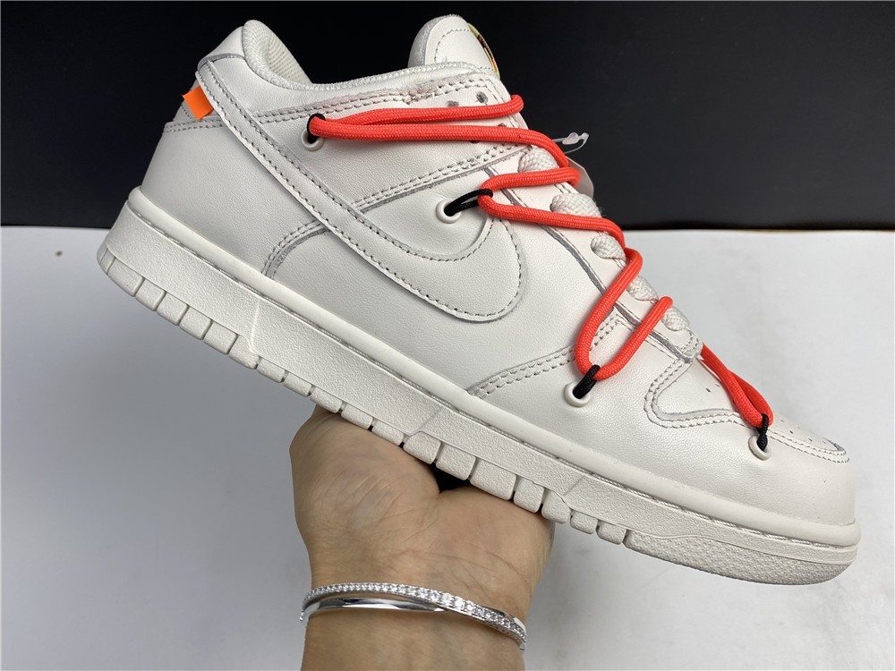 Off-White x Nike Dunk Low  CT0856-900