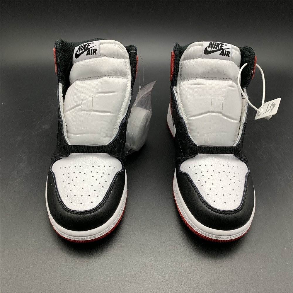 AIR JORDAN 1 High OG “Black Toe” white/ black-varsity red  555088-125
