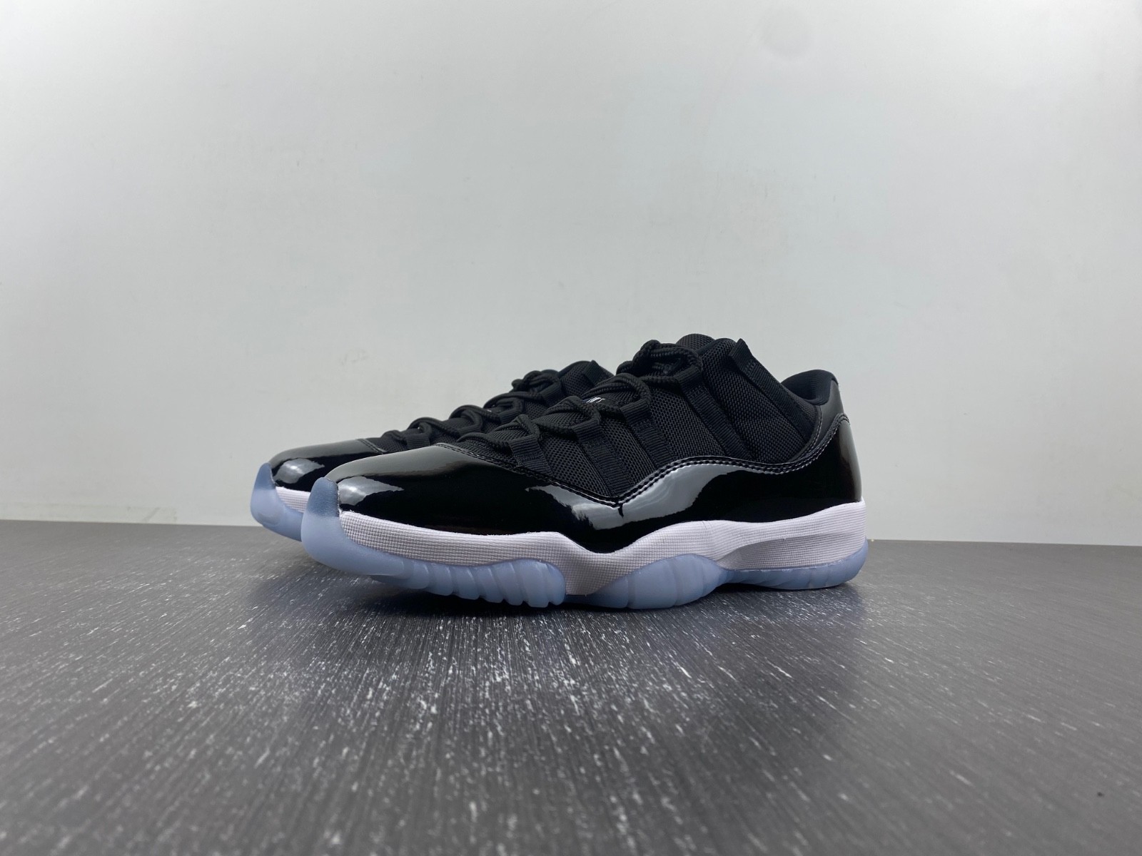 Air Jordan 11 Low Space Jam Summer FV5104-004