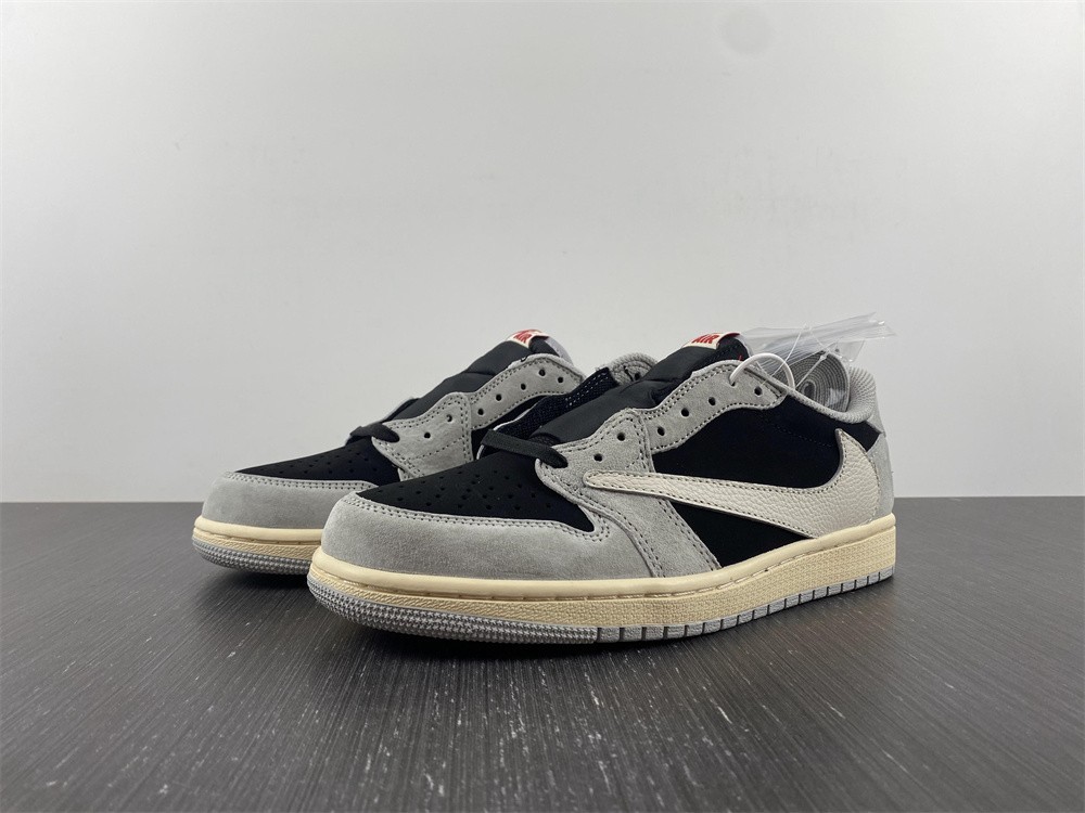 AIR JORDAN 1 TRAVIS SCOTT X AIR JORDAN 1 LOW OG DM7866-010