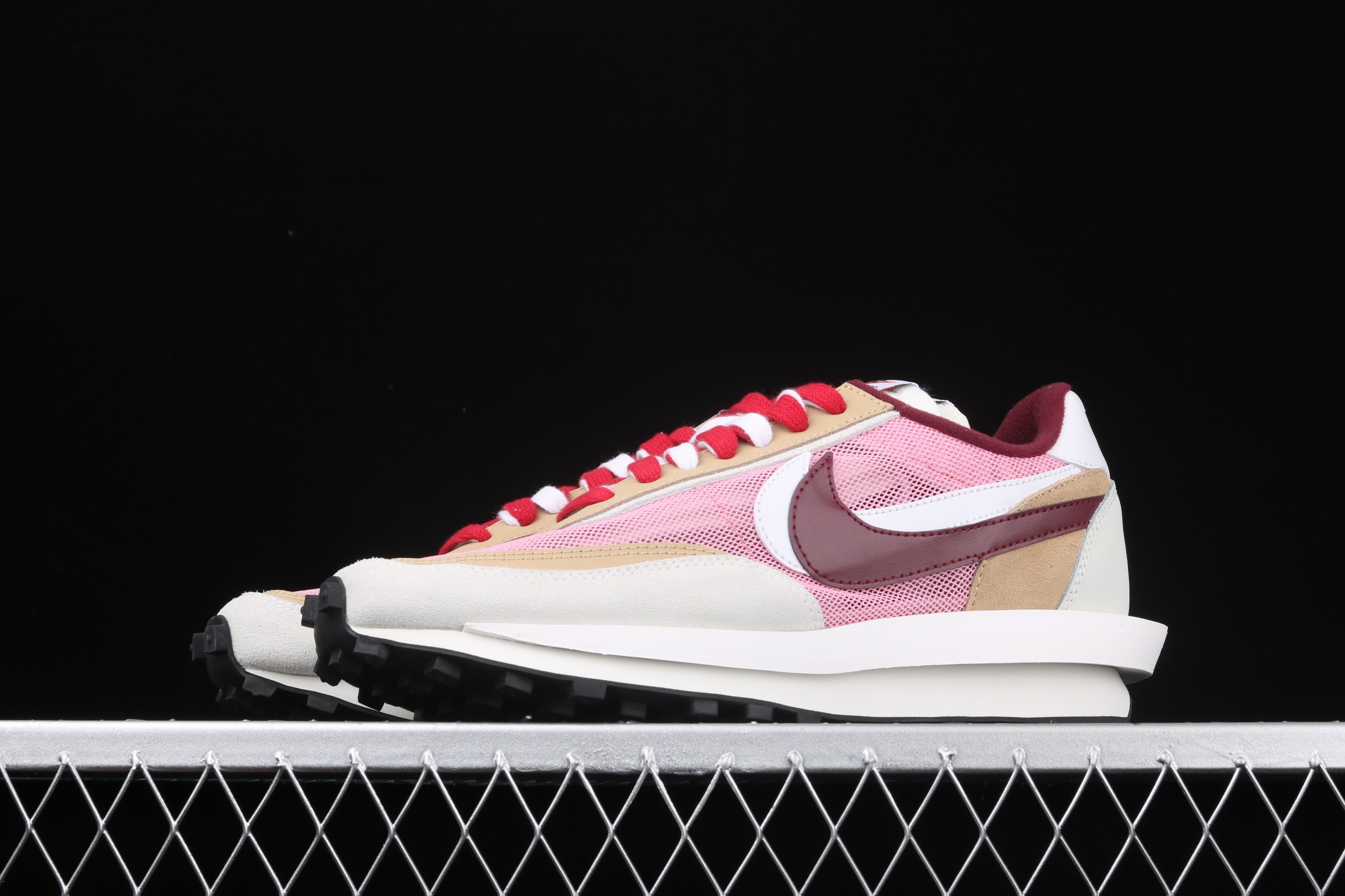 Sacai x Nike LDV Waffle pink  BV0073-500