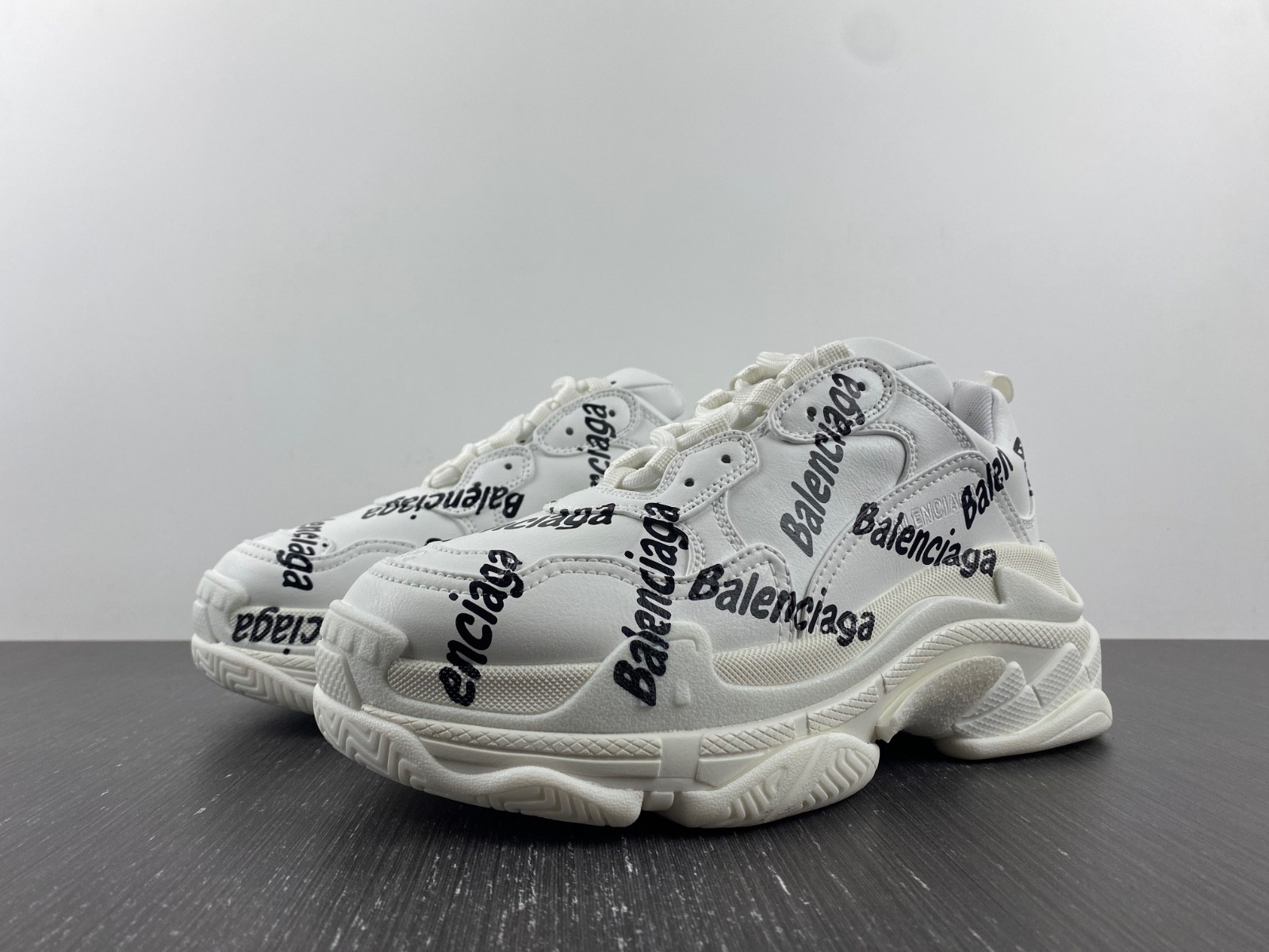 TRIPLES TRAINER SNEAKERS 2000055