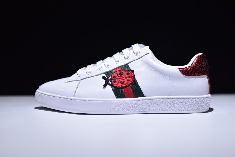 G*u*i* Ace Embroidered Low-Top Sneaker with ladybird