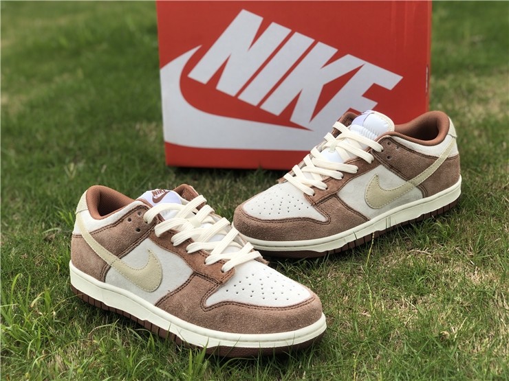Nike Dunk Low PRM "Medium Curry" DD1390-100