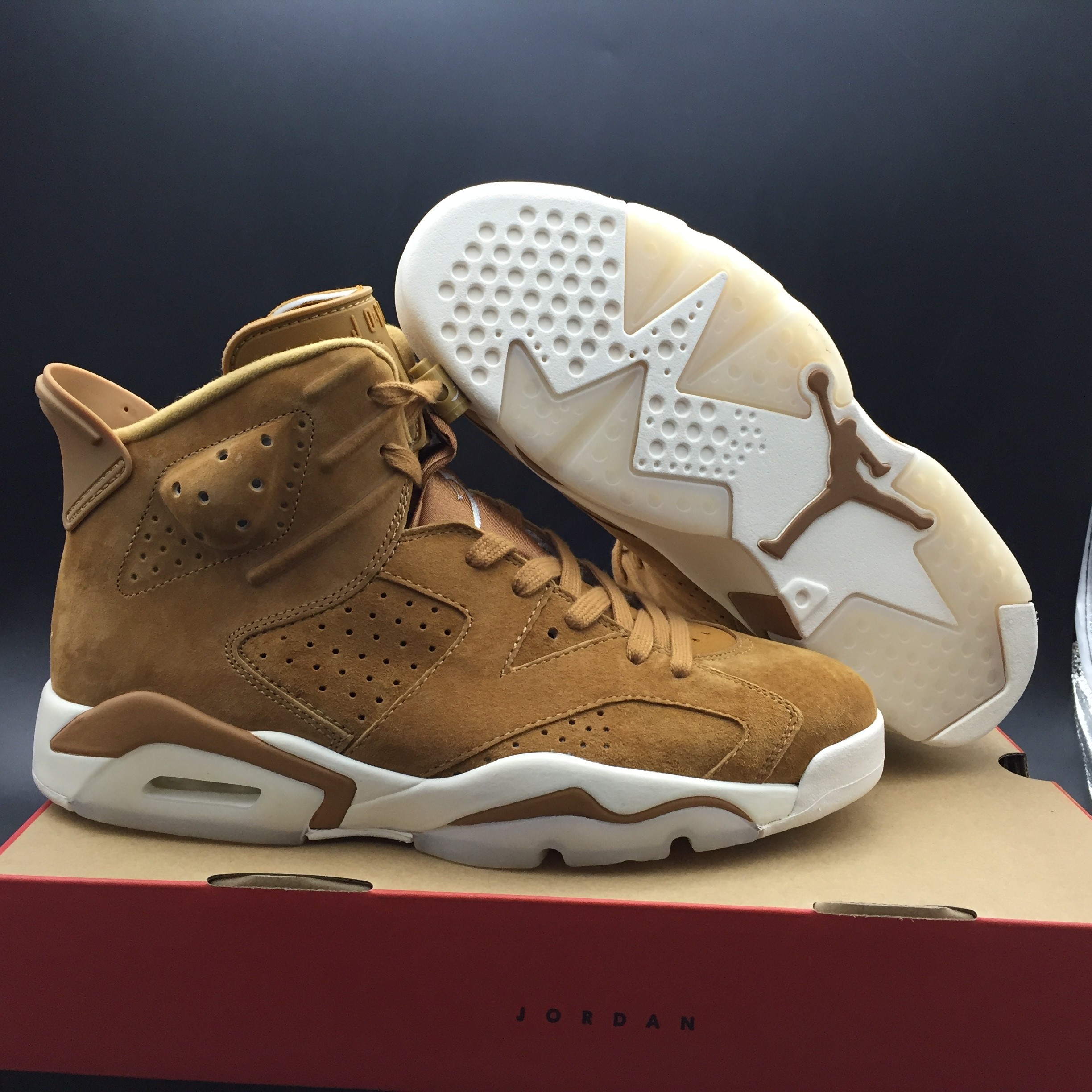 AIR JORDAN 6 RETRO "GOLDEN HARVEST" 384664-705