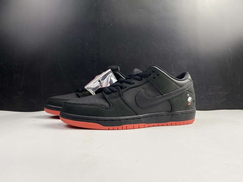 NIKE SB DUNK LOW TRD QS 883232-008