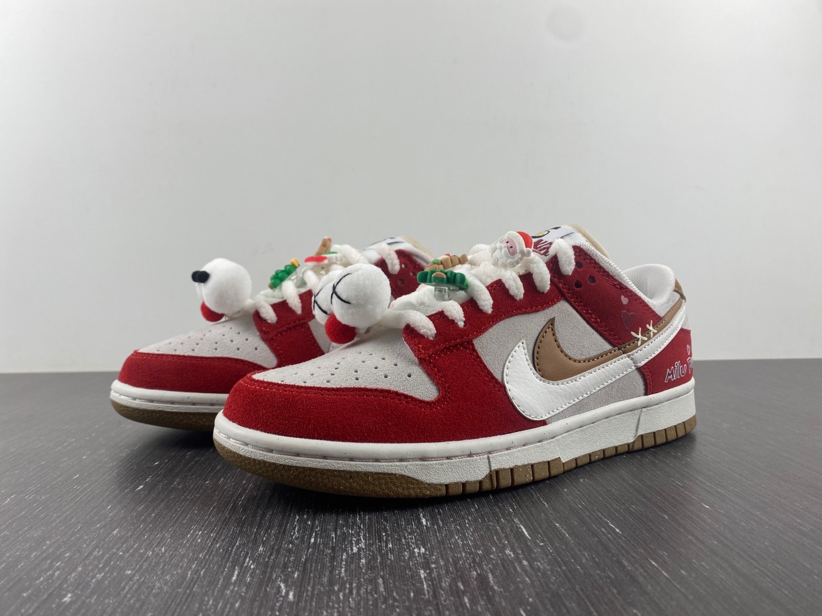 Nike SB Dunk Low 85 Christmas DO9457-112