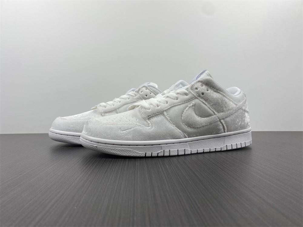 Dover Street Market Nike Dunk Low Triple White DH2686-100